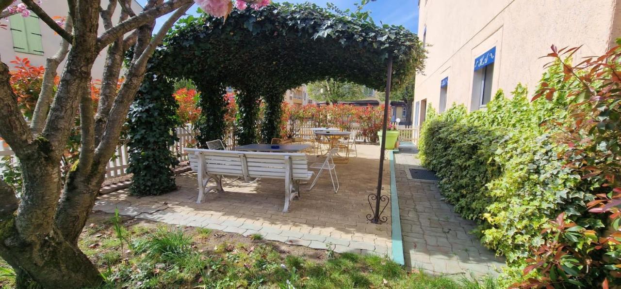 Kyriad Direct Arpajon Exterior photo